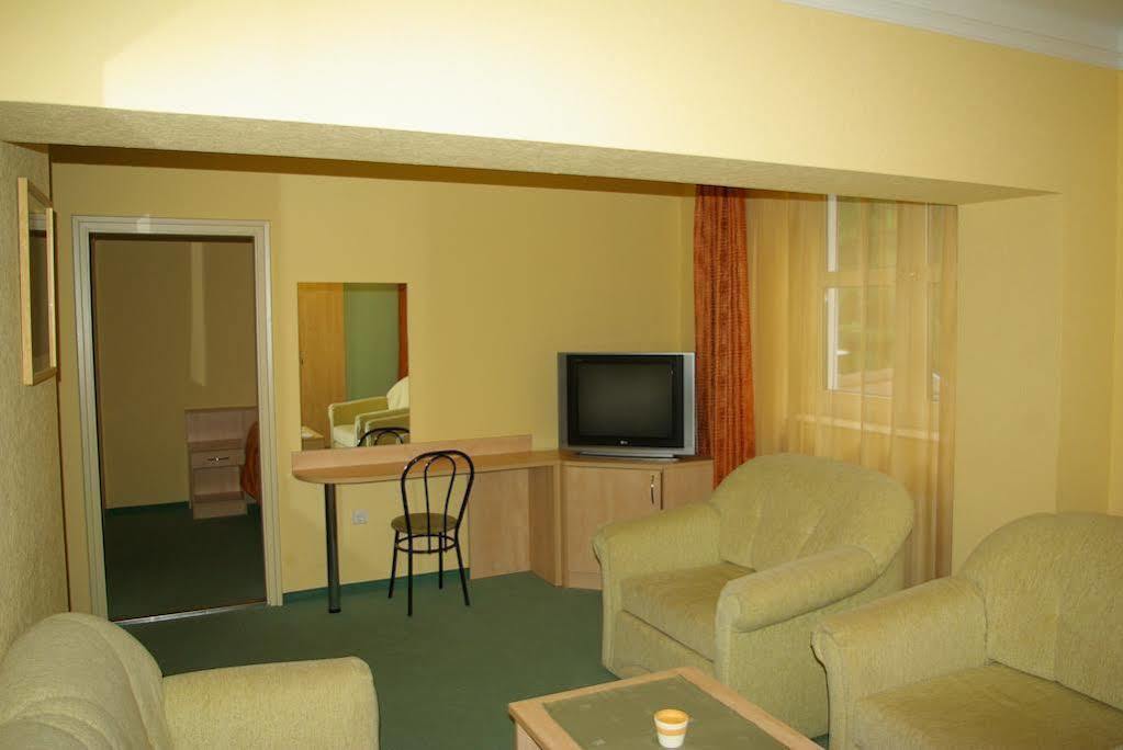 Salgo Hotel Salgótarján Eksteriør billede
