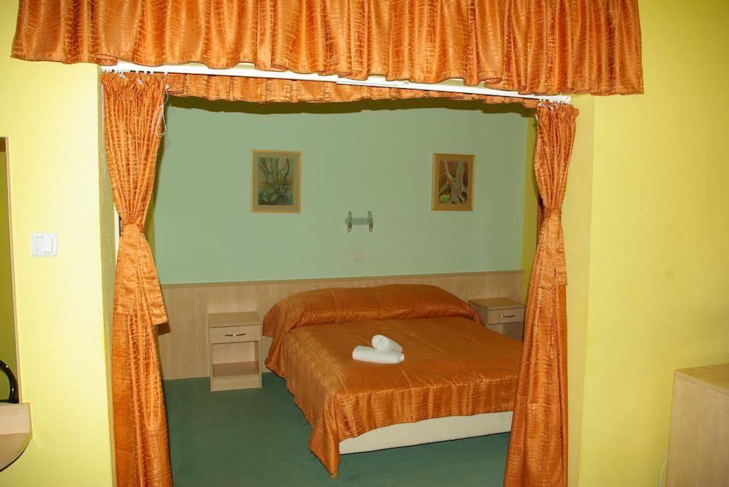 Salgo Hotel Salgótarján Eksteriør billede